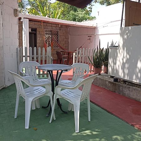 Hostal Corales Толу Екстер'єр фото