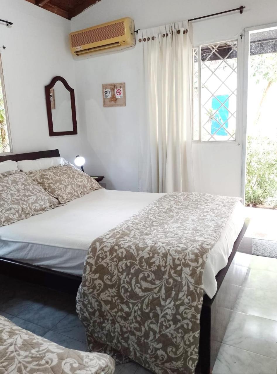 Hostal Corales Толу Екстер'єр фото