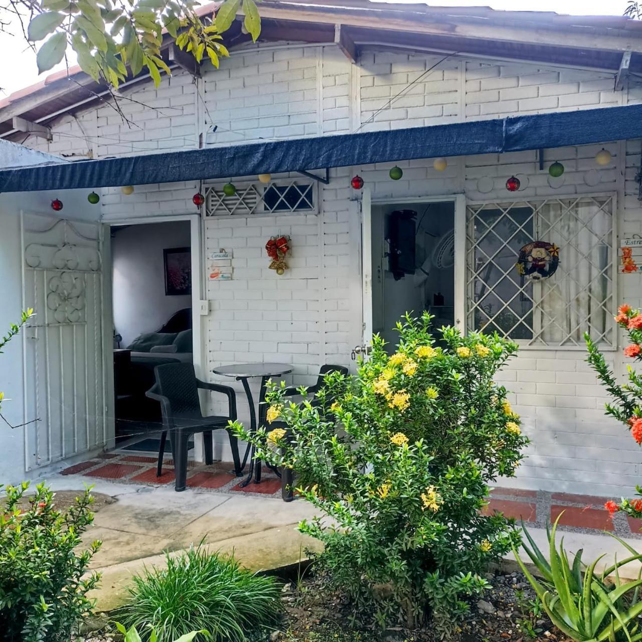 Hostal Corales Толу Екстер'єр фото