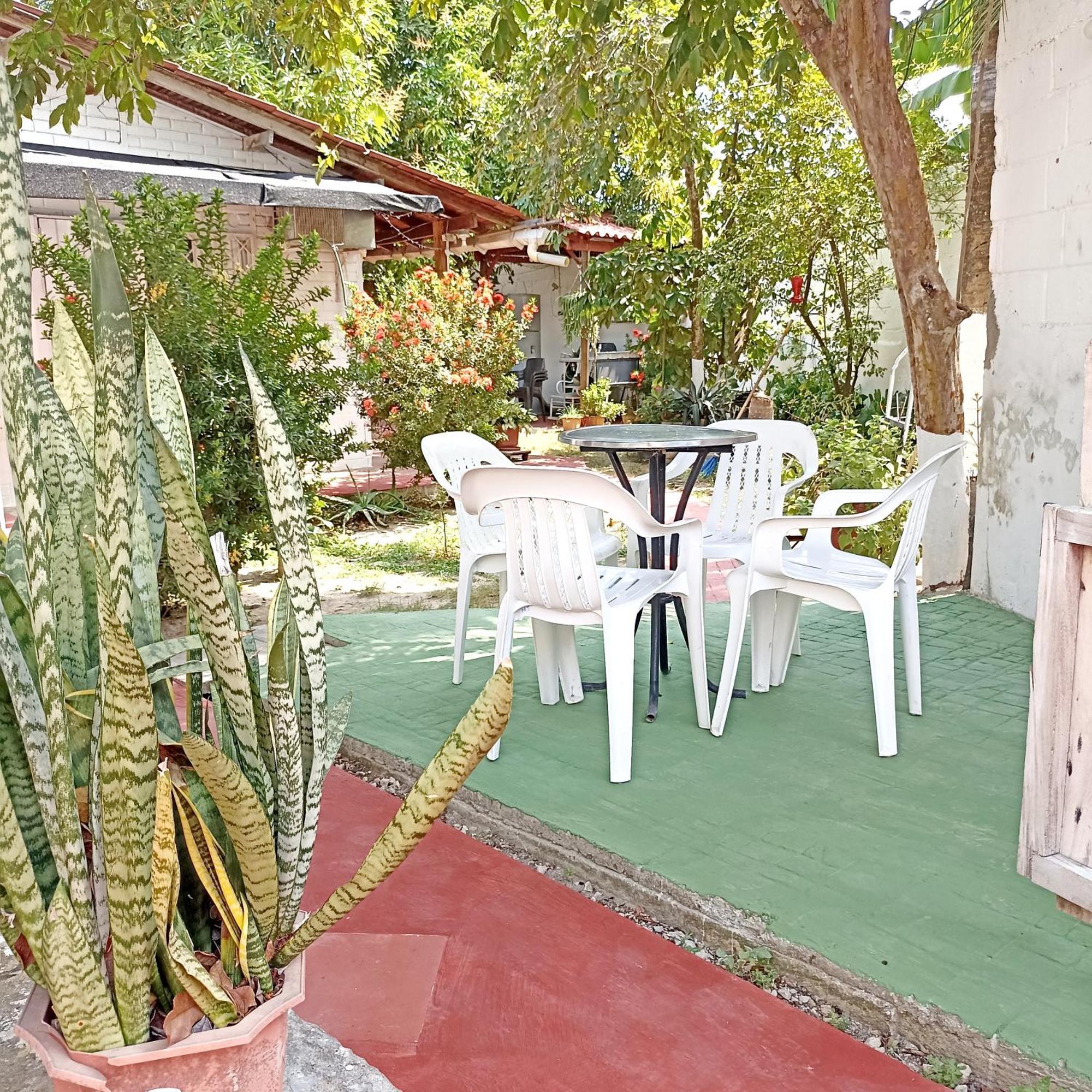 Hostal Corales Толу Екстер'єр фото