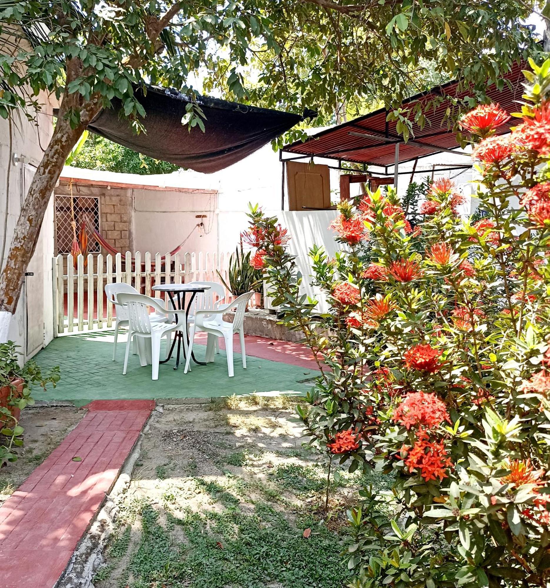 Hostal Corales Толу Екстер'єр фото