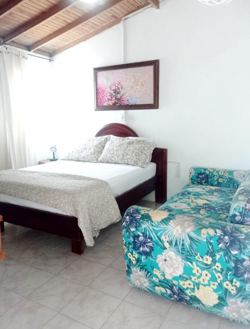 Hostal Corales Толу Екстер'єр фото
