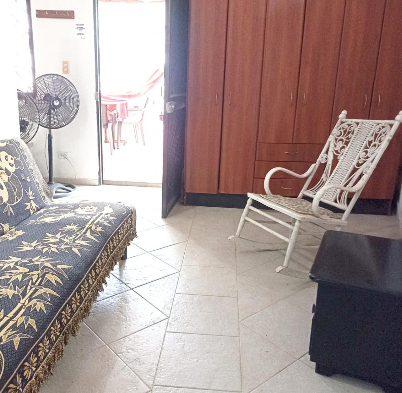 Hostal Corales Толу Екстер'єр фото