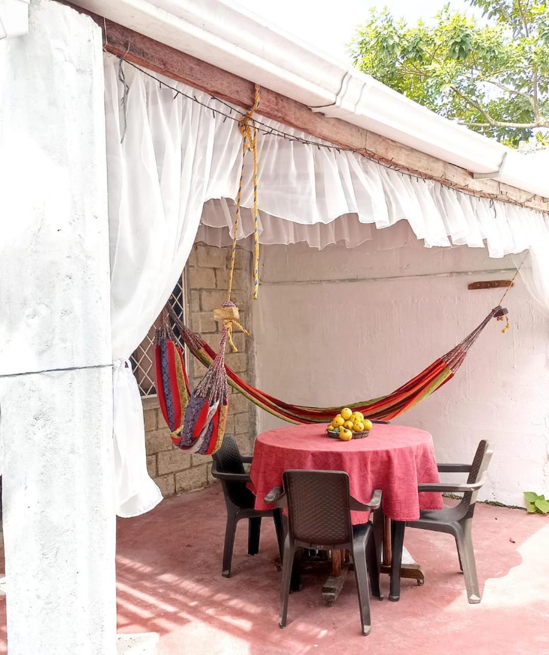 Hostal Corales Толу Екстер'єр фото