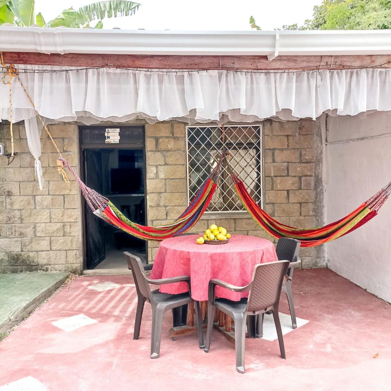 Hostal Corales Толу Екстер'єр фото